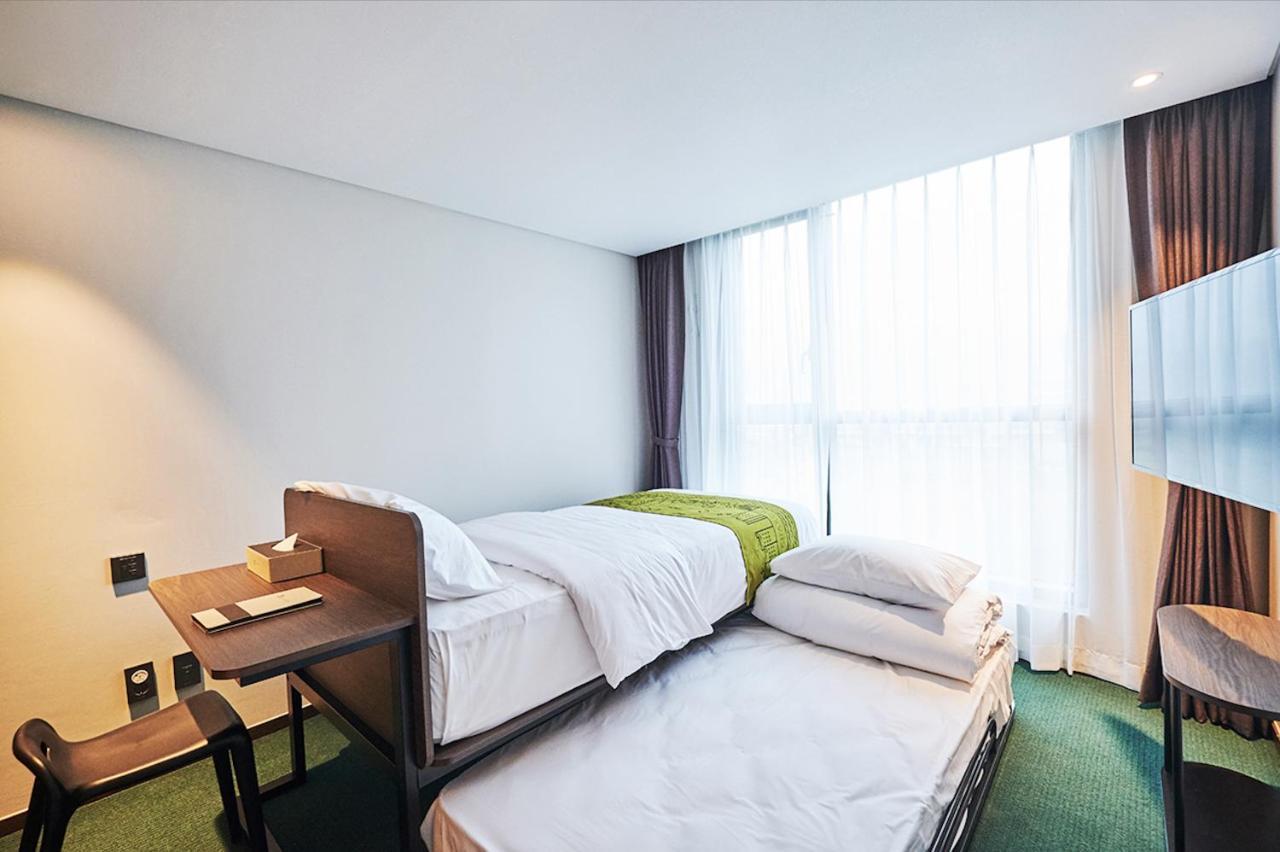 Jeju Pureun Hotel Σεογκουίπο Εξωτερικό φωτογραφία